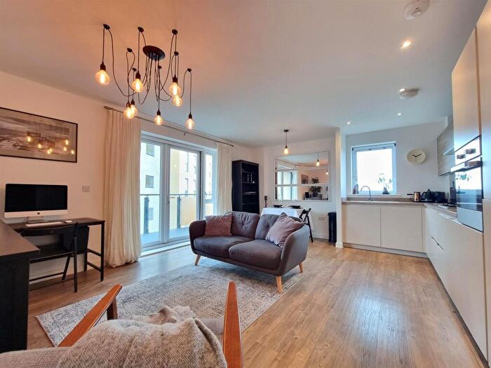 2 Bedroom Flat To Rent In Handley Page Road, Barking, IG11