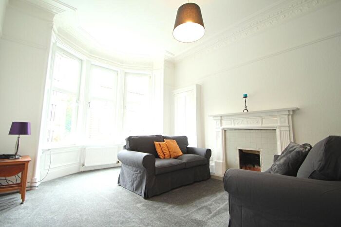 2 Bedroom Apartment To Rent In Highburgh Road, Glasgow, G12