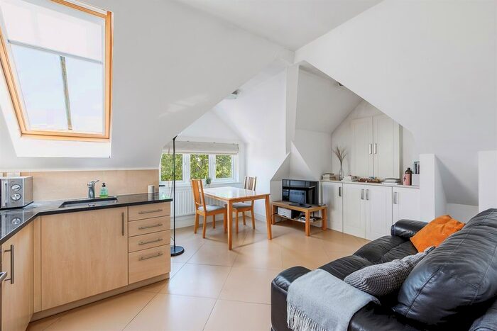 1 Bedroom Flat To Rent In Madeley Road, London, W5