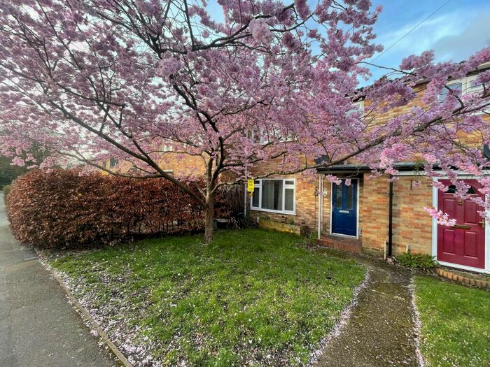 3 Bedroom Terraced House To Rent In High Street, GU47