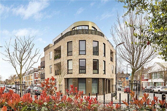 1 Bedroom Apartment For Sale In Millfields Road, London, E5