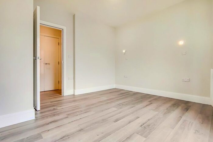 1 Bedroom Flat To Rent In Pier Road, London, E16