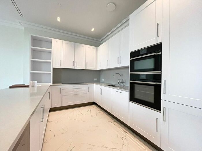 3 Bedroom Flat To Rent In Apartment, Millbank, Westminster, SW1P