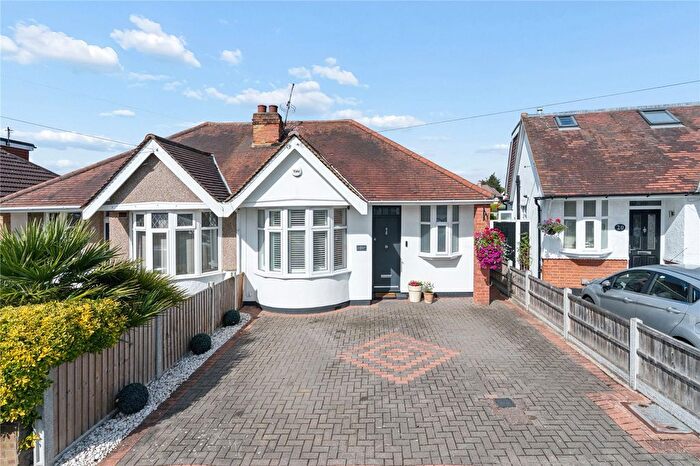 2 Bedroom Bungalow For Sale In Belmont Road, Hornchurch, RM12