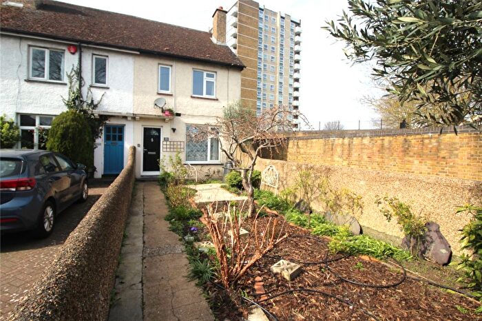 3 Bedroom End Terrace House To Rent In Shepherd Street, Northfleet, Gravesend, Kent, DA11