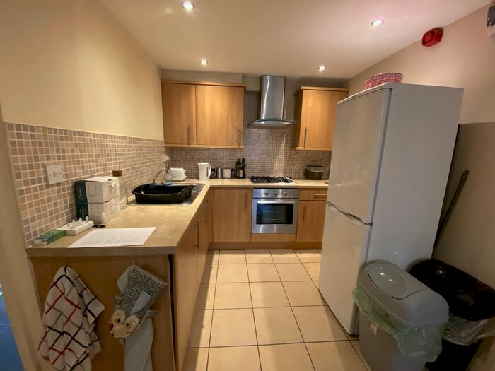 1 Bedroom Flat To Rent In Mundy Place, Cathays, Cardiff, CF24