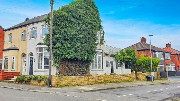 3 Bedroom Semi Detached House For Sale In Edge Lane, Droylsden, M43