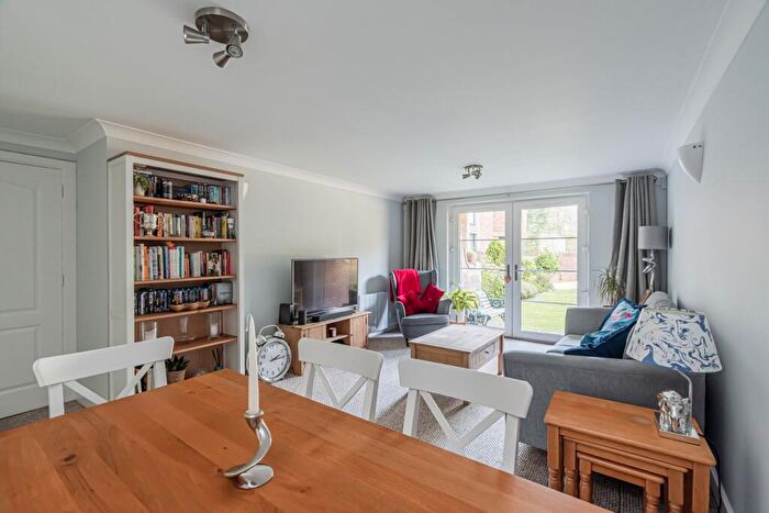 2 Bedroom Apartment For Sale In North Werber Park, Edinburgh, EH4
