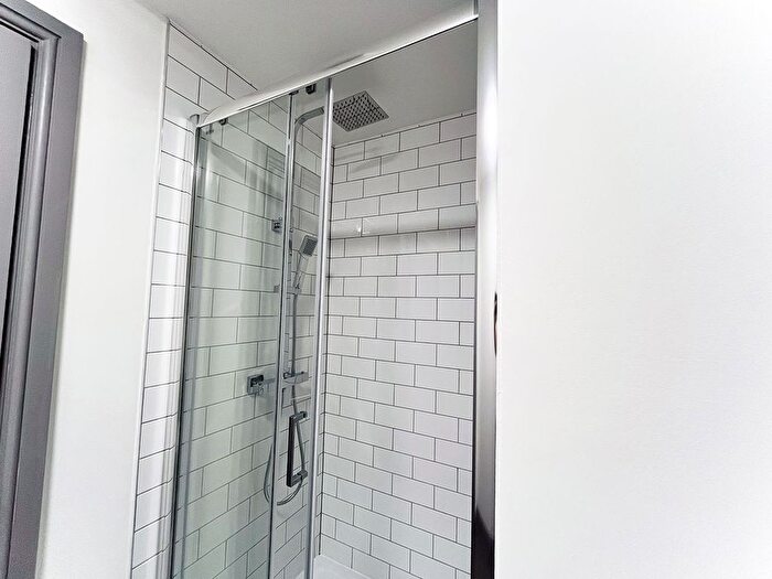 1 Bedroom Flat To Rent In , Leeds Road, Castleford, WF10