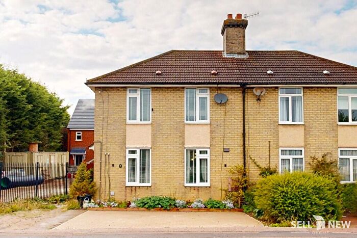 3 Bedroom Semi-Detached House For Sale In **No Chain**Roxton Road, MK44