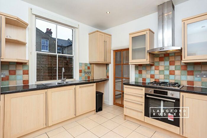 1 Bedroom Flat To Rent In Ravenscroft Road, Beckenham, BR3