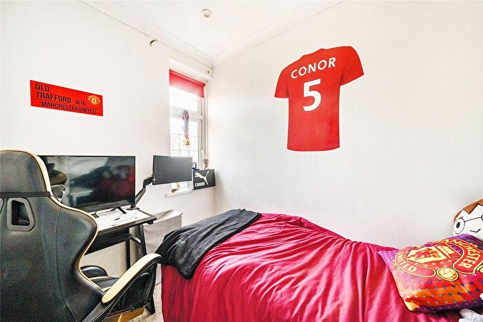 3 Bedroom Terraced House For Sale In Hill Close, Chislehurst, BR7