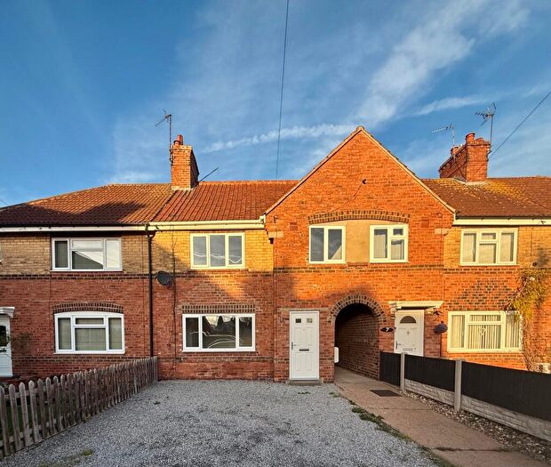 3 Bedroom Terraced House To Rent In Norfolk Grove, Bircotes, Doncaster, DN11