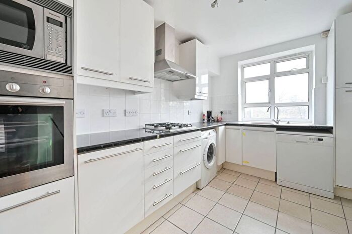 2 Bedroom Flat To Rent In Westbourne Grove, Westbourne Grove, London, W11