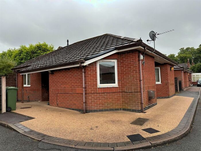 2 Bedroom Bungalow To Rent In Chapelview Close, Gee Cross, Hyde, SK14