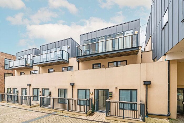 3 Bedroom Maisonette To Rent In Old Post Office Walk, Surbiton, KT6