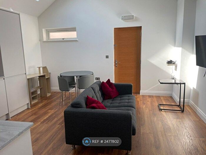 1 Bedroom Flat To Rent In Queens Road, Reading, RG1