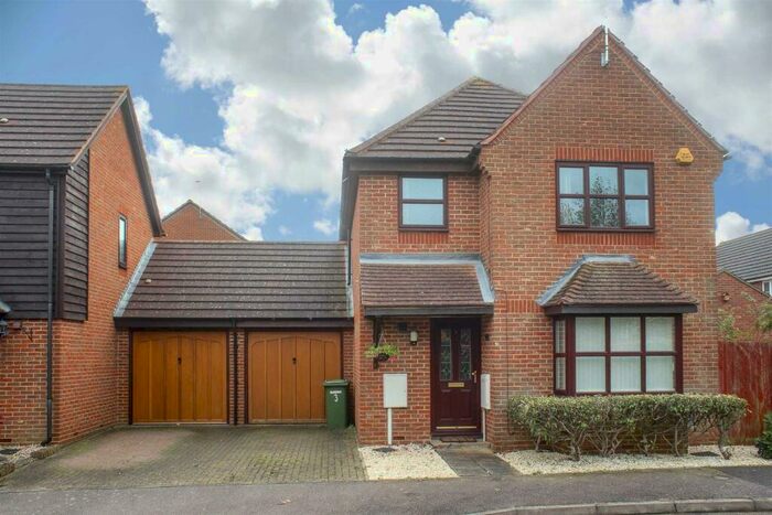 3 Bedroom Detached House To Rent In Coin Close, Middleton, MK10