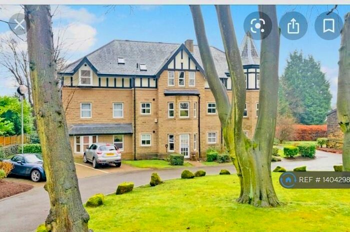 2 Bedroom Flat To Rent In Greystones Court, Leeds, LS8