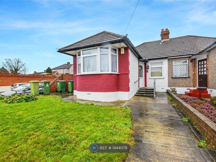 2 Bedroom Bungalow To Rent In Bedonwell Road, Bexleyheath, DA7