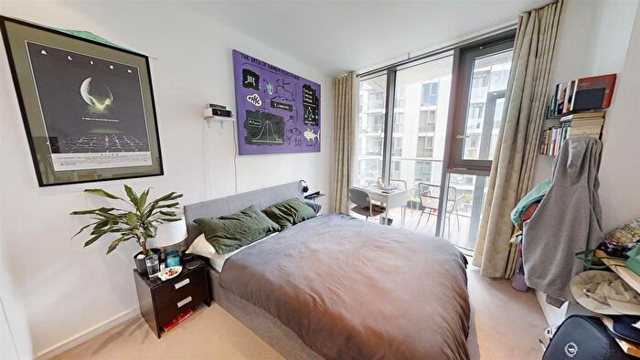 2 Bedroom Flat For Sale In Eastfields Avenue, Putney, London, SW18