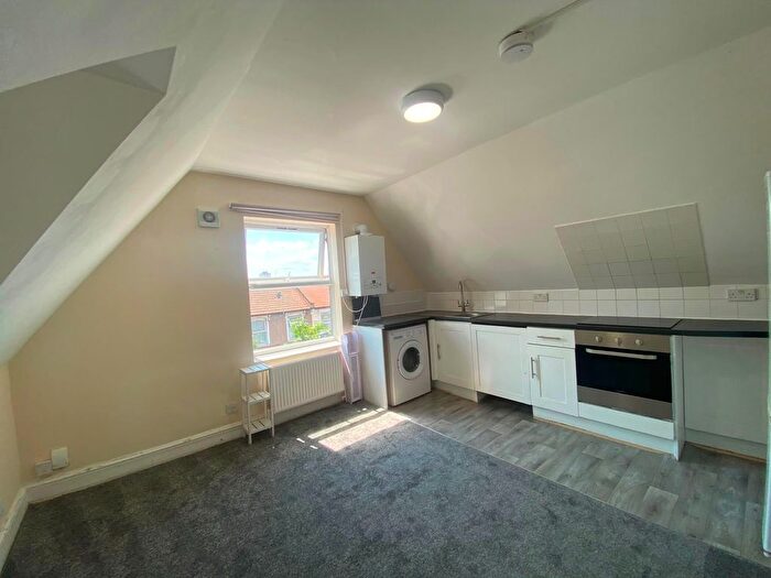 1 Bedroom Flat To Rent In Flat, Fairfield Road, London, N18
