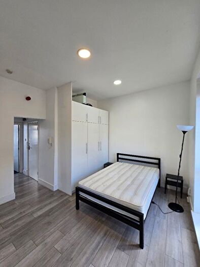 1 Bedroom Flat To Rent In Seven Sisters Road, London, N7