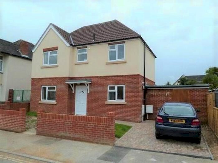 3 Bedroom Detached House To Rent In Chafen Road, Bitterne, SO18