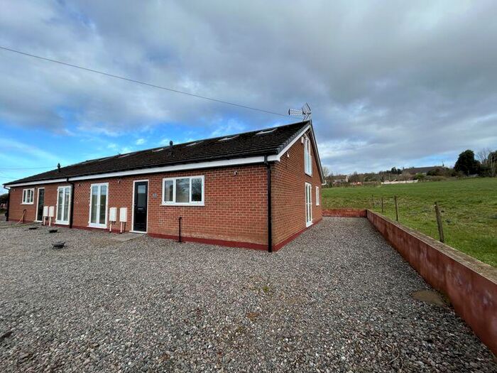 4 Bedroom Semi-Detached House To Rent In Dales Green, Stoke-On-Trent, ST7