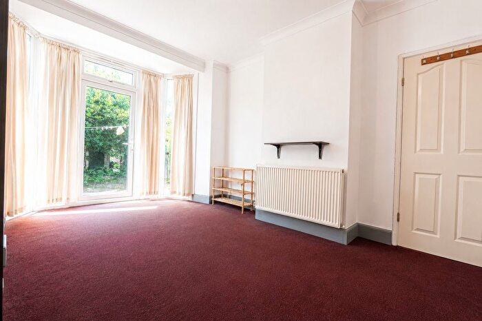 4 Bedroom Property To Rent In Ash Grove, London, N13