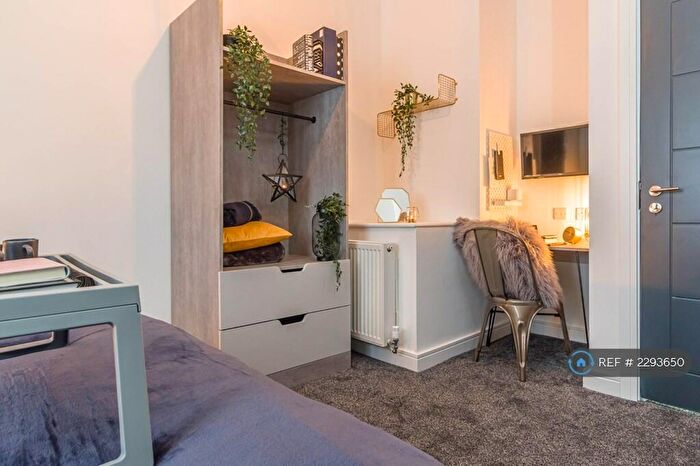 3 Bedroom Flat To Rent In Smithdown Road, Liverpool, L15