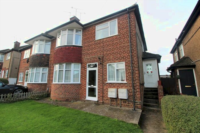 2 Bedroom Maisonette To Rent In Aberdale Gardens, Potters Bar, EN6