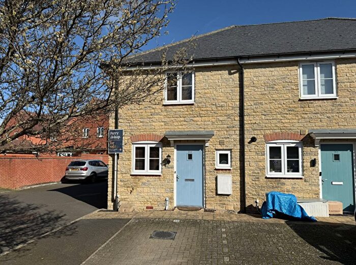 2 Bedroom End Of Terrace House For Sale In Walker Drive, Faringdon, Oxfordshire, SN7