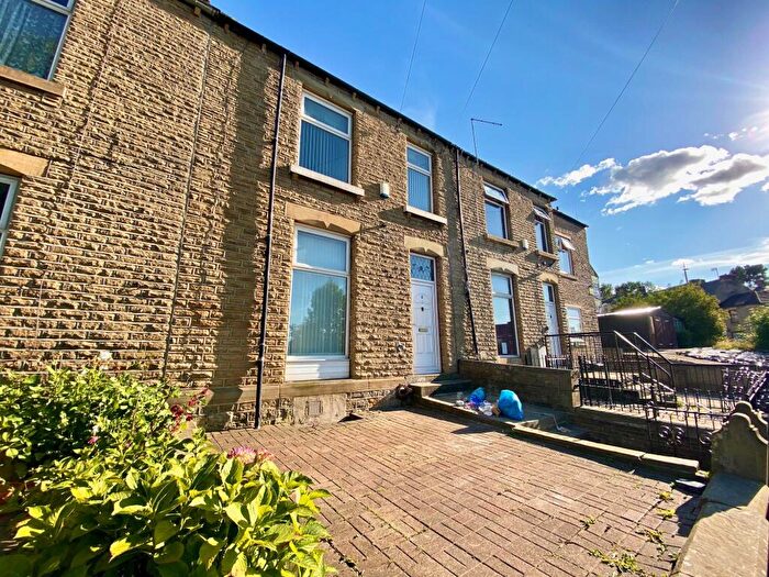 4 Bedroom House To Rent In Elm Street, Huddersfield, HD4