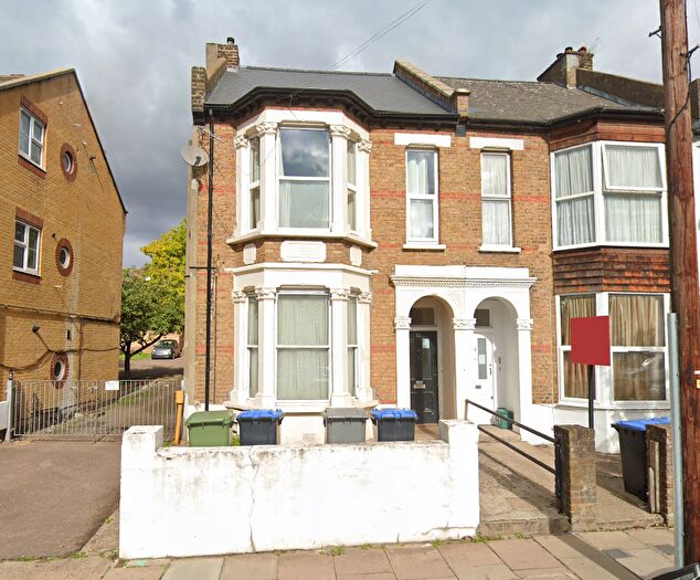 2 Bedroom Flat To Rent In Tubbs Road, Willesden Junction, NW10