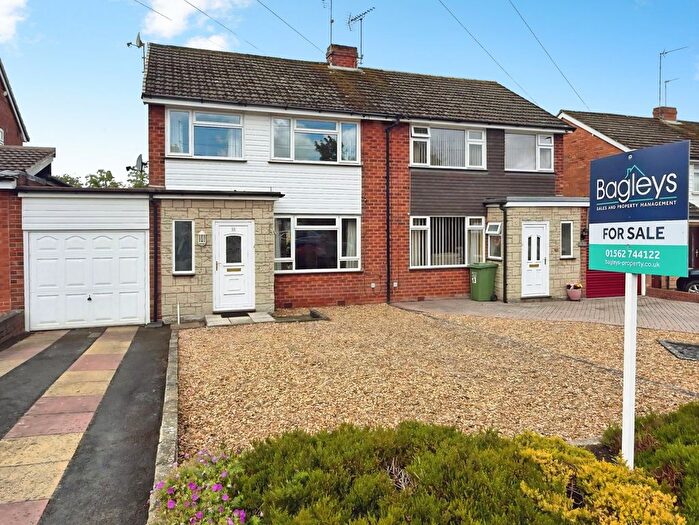 3 Bedroom Terraced House For Sale In Crestwood Avenue, Kidderminster, DY11