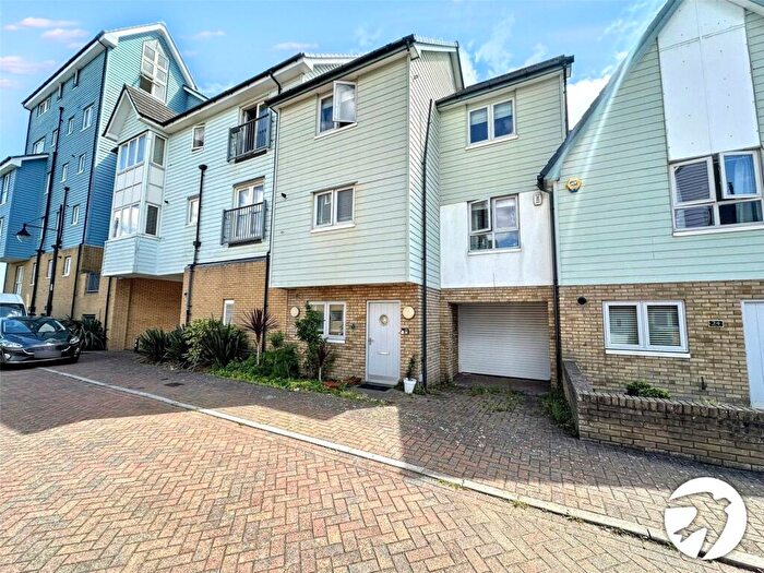 3 Bedroom Terraced House For Sale In Dunlin Drive, St. Marys Island, Chatham, Kent, ME4