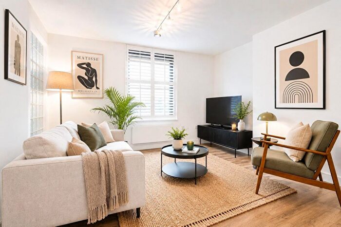 1 Bedroom Flat To Rent In Boleyn Road, Dalston, London, N16