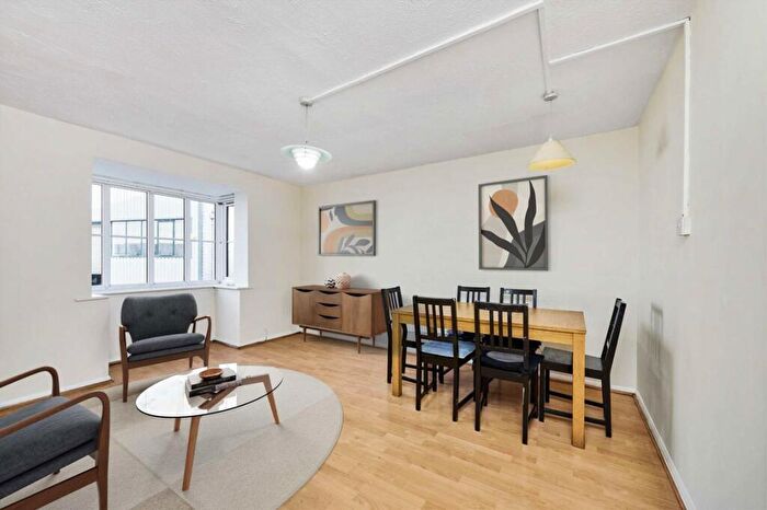 2 Bedroom Flat To Rent In Spring Grove, Mitcham, CR4