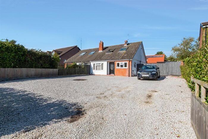 4 Bedroom Semi-Detached Bungalow To Rent In Leys Road, Loughton, Milton Keynes, MK5
