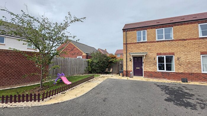 2 Bedroom Semi-Detached House For Sale In Swordfish Avenue, Southam, CV47