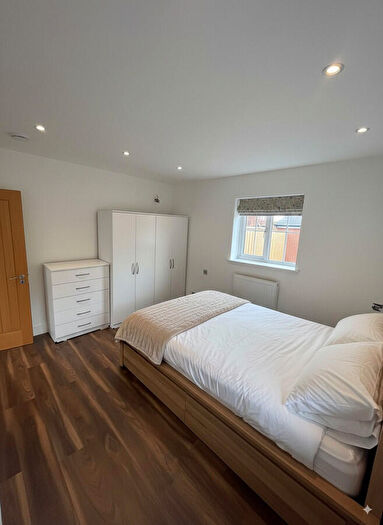 1 Bedroom Apartment To Rent In Cleveland Gardens, London, NW2