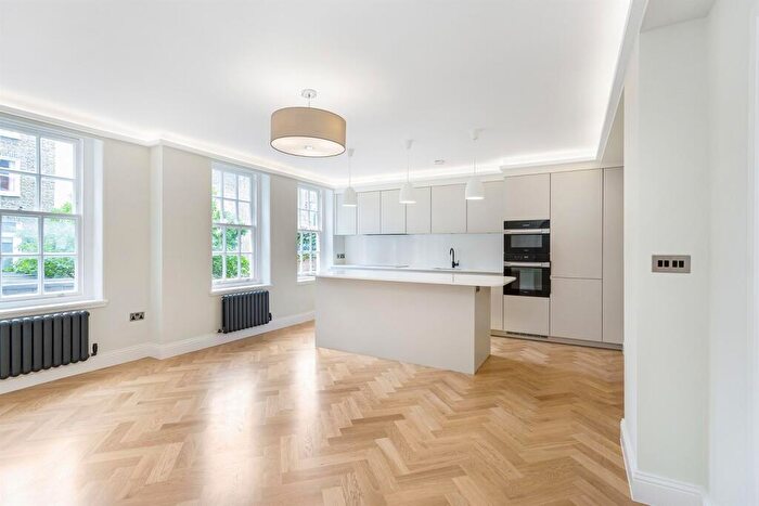 3 Bedroom Flat To Rent In Onslow Court, Drayton Gardens, Chelsea, SW10
