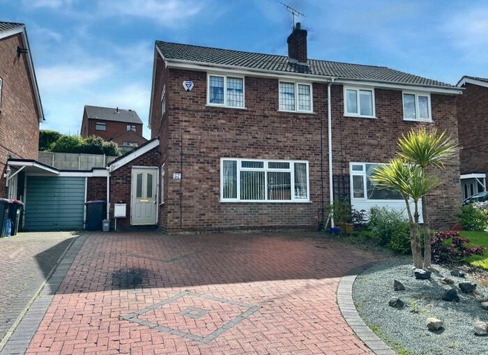 Houses for sale & to rent in TF2 0BS, Greyhound Hill, Ketley And