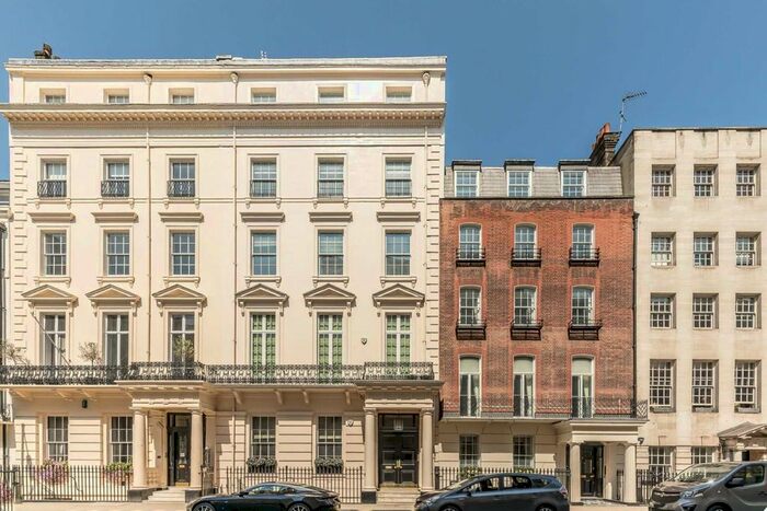 2 Bedroom Flat To Rent In Upper Grosvenor Street, London, W1K