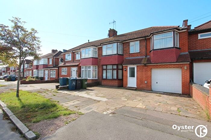 4 Bedroom Semi-Detached House To Rent In Wetheral Drive, Stanmore, HA7