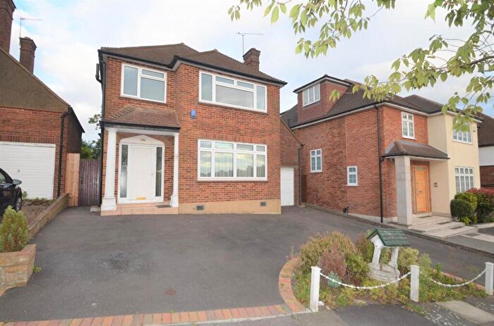3 Bedroom Detached House To Rent In The Reddings, Mill Hill, NW7