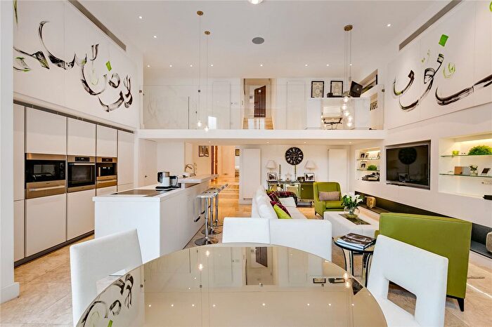 4 Bedroom Flat To Rent In Hyde Park Gate, South Kensington, SW7