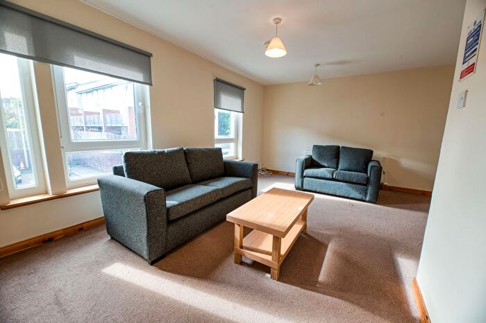 5 Bedroom Town House To Rent In Friary Gardens, Dundee, DD2