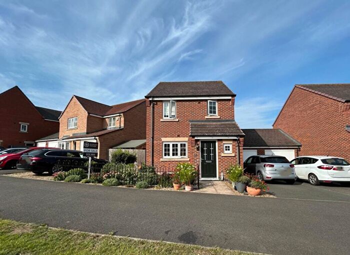 4 Bedroom Link Detached House For Sale In Loch Lomond Way, Peterborough, PE2